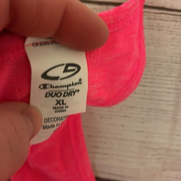 EUC Women’s C9 Neon Pink Workout Tank Top in XL - Picture 2 of 5